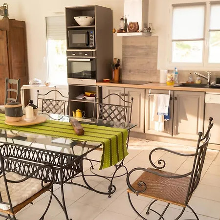Maison Charmante à Avec Vue Sur Jardin Et Terrasses *
